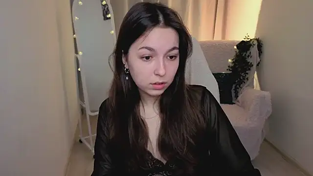Snapshot of BellaThery chatting on 27, 5, 2026 BellaThery online show from 27, 5, 2026
