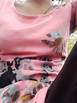 wifedesi7050 online show from 2, 5, 2026
