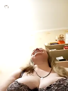 KiraStanton online show from 25, 4, 2026