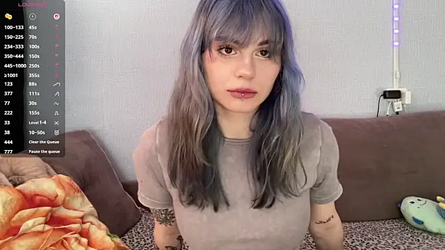 Emmibrilson online show from 7, 4, 2026