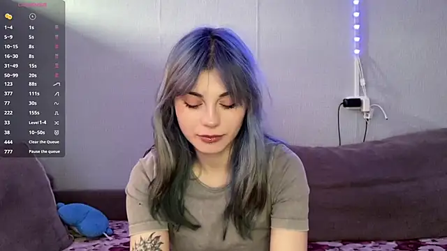 Emmibrilson online show from 19, 4, 2026