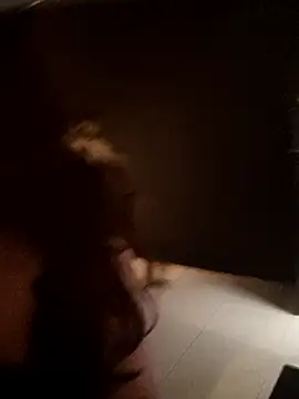 milk chloe  online show from 28, 4, 2026