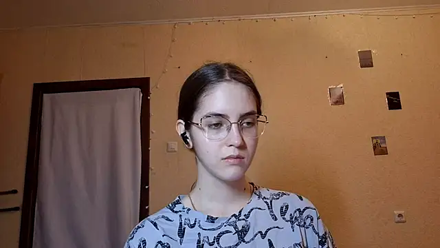 Katelemon online show from 4, 6, 2026