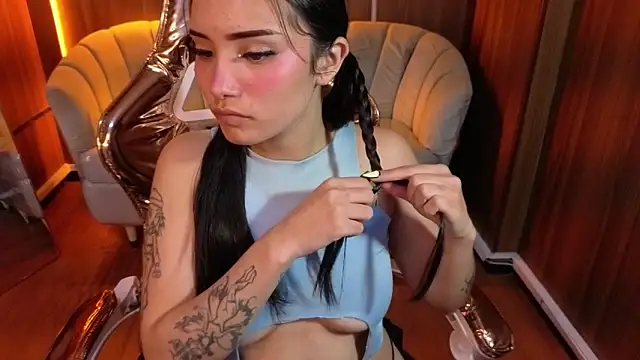 Daphne nicole b online show from 11, 5, 2026