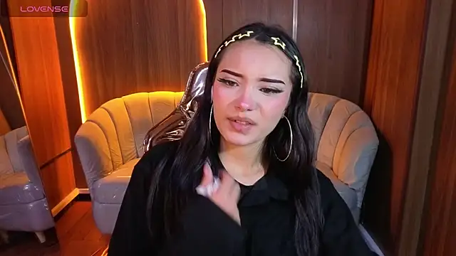 Daphne nicole b online show from 9, 6, 2026