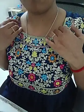 Queenlipx online show from 23, 4, 2026