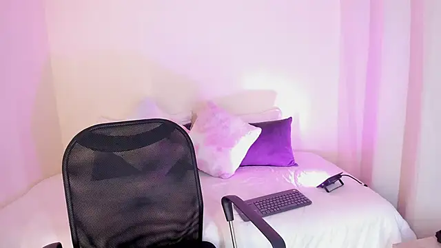 MIAA ROBERTSS online show from 25, 3, 2026