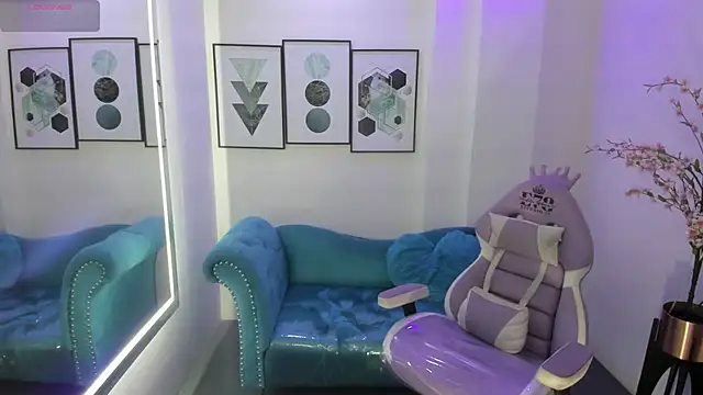 Chloe meoww online show from 6, 7, 2026