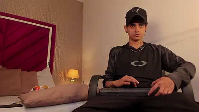 Dominic Foxx online show from 9, 3, 2026