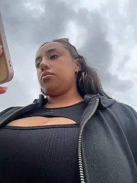 Eyssha online show from 22, 4, 2026