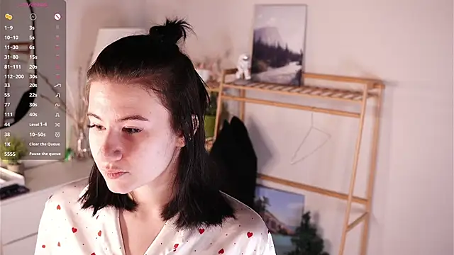 TwilaMode online show from 4, 3, 2026