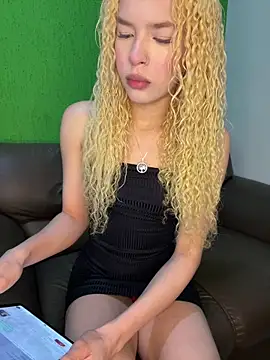 Snapshot of loirinha_atrevida chatting on 3, 3, 2026 loirinha atrevida online show from 3, 3, 2026