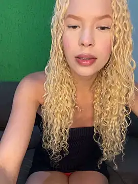 Snapshot of loirinha_atrevida chatting on 16, 4, 2026 loirinha atrevida online show from 16, 4, 2026