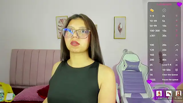 Zoow bluussh online show from 27, 4, 2026