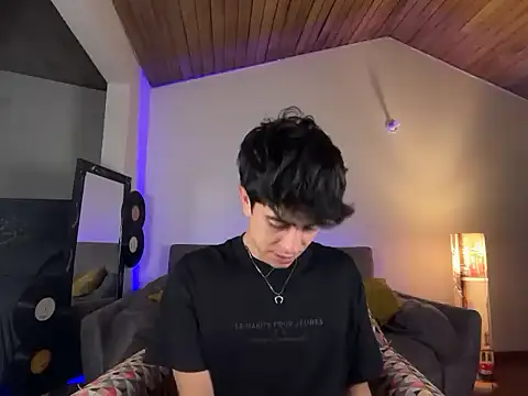 Stolas ying online show from 12, 3, 2026