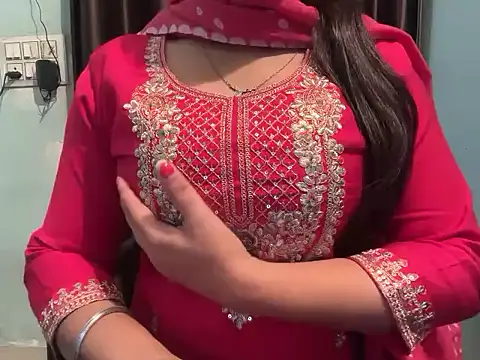 Avneet kaurr1 online show from 27, 4, 2026