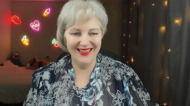 Mary-Leee online show from 5, 4, 2026