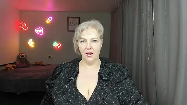 Mary-Leee online show from 7, 6, 2026