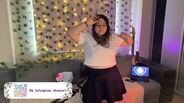 RiotKitten1 online show from 9, 3, 2026