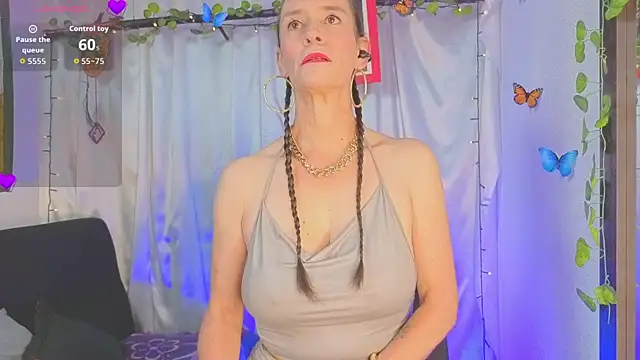 LeanaMaturee online show from 5, 6, 2026