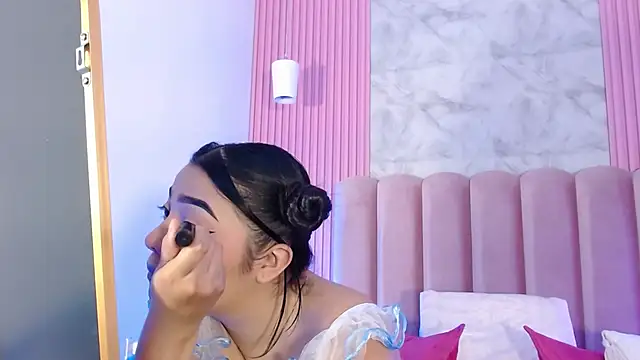 Snapshot of ArianaRougee chatting on 3, 5, 2026 ArianaRougee online show from 3, 5, 2026
