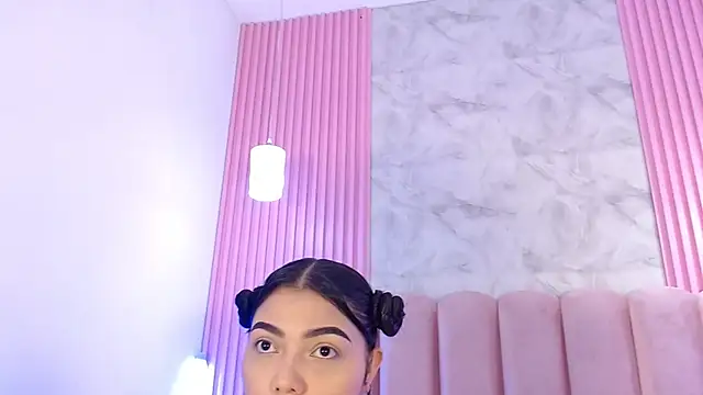 Snapshot of ArianaRougee chatting on 7, 5, 2026 ArianaRougee online show from 7, 5, 2026