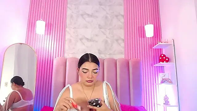 Snapshot of ArianaRougee chatting on 19, 5, 2026 ArianaRougee online show from 19, 5, 2026