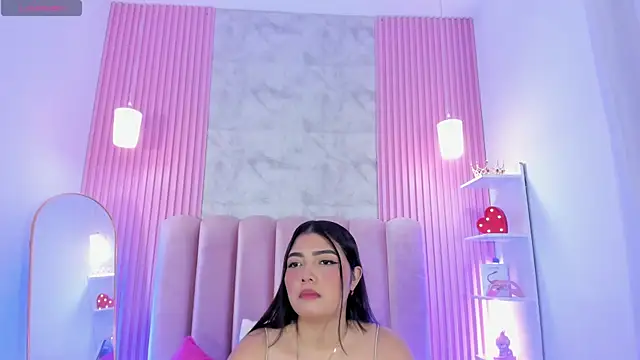 Snapshot of ArianaRougee chatting on 12, 6, 2026 ArianaRougee online show from 12, 6, 2026