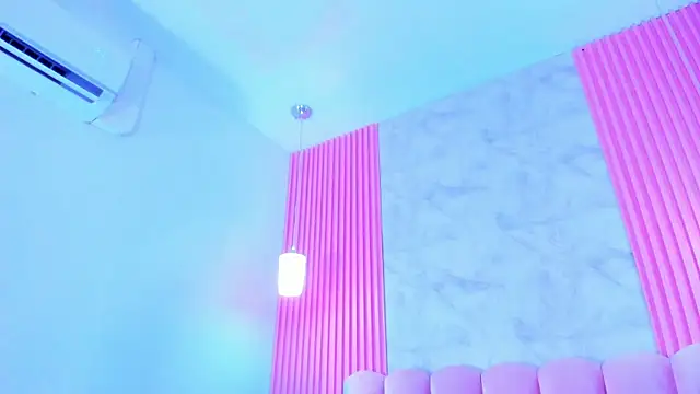ArianaRougee online show from 18, 7, 2026