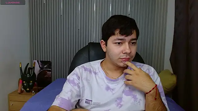 Julian Smith21 online show from 26, 4, 2026