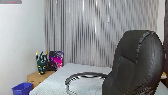 Julian Smith21 online show from 27, 4, 2026