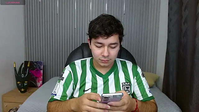 Julian Smith21 online show from 28, 4, 2026