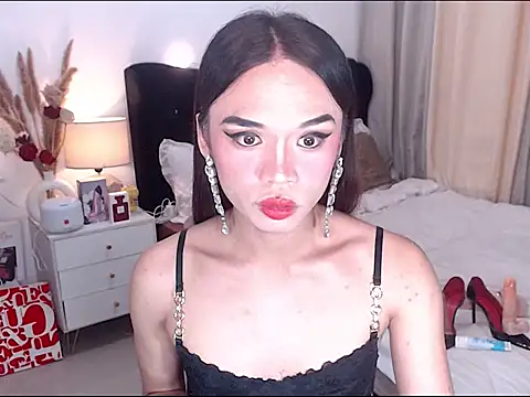 Snapshot of YzaHellsex chatting on 9, 3, 2026 YzaHellsex online show from 9, 3, 2026