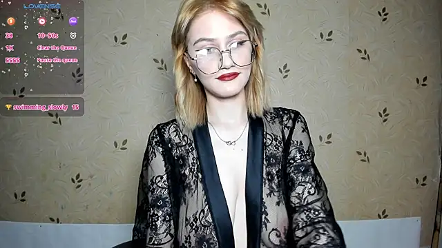 NicoleDaviss online show from 19, 6, 2026