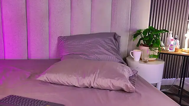 AlessiaAuren online show from 16, 4, 2026