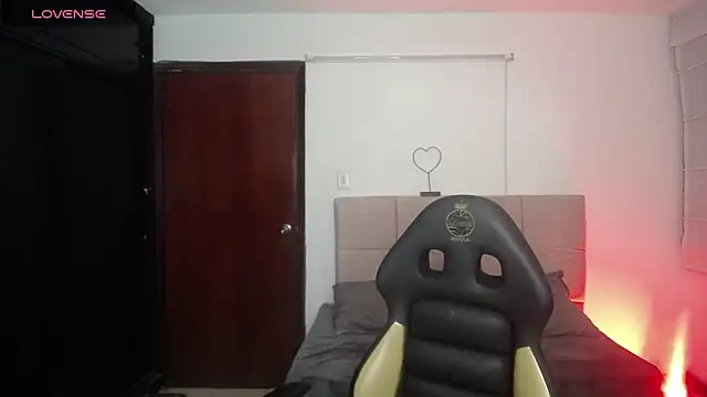 Aura cute  online show from 31, 5, 2026