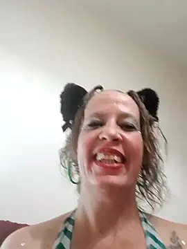 Gatitamiau40 online show from 21, 6, 2026