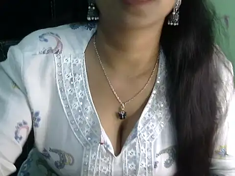 cute momo love online show from 19, 4, 2026