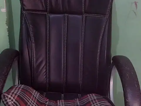 cute momo love online show from 21, 4, 2026