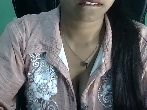 cute momo love online show from 27, 4, 2026