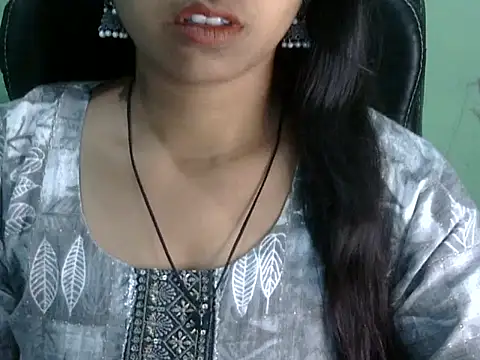 cute momo love online show from 29, 4, 2026