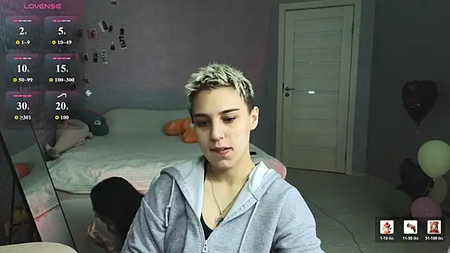 LuxuryLoverss online show from 23, 4, 2026