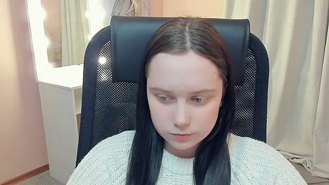 LynnaNull online show from 24, 2, 2026