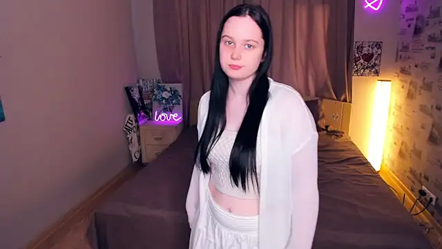 LynnaNull online show from 7, 3, 2026