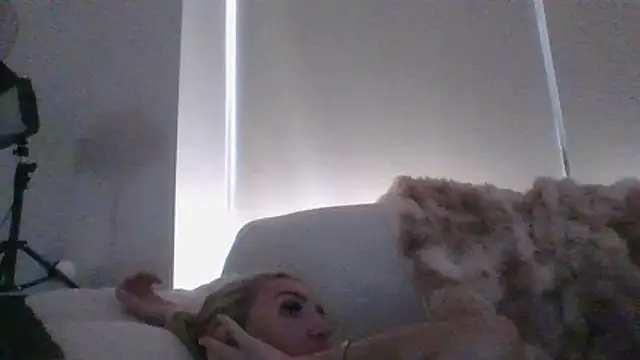 kinkykara25 online show from 17, 5, 2026