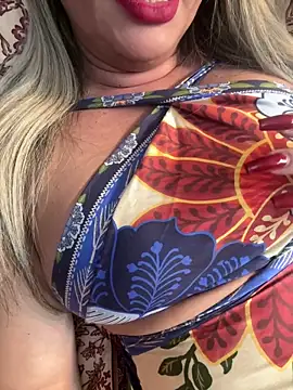 Nanda loiragostosa online show from 28, 4, 2026