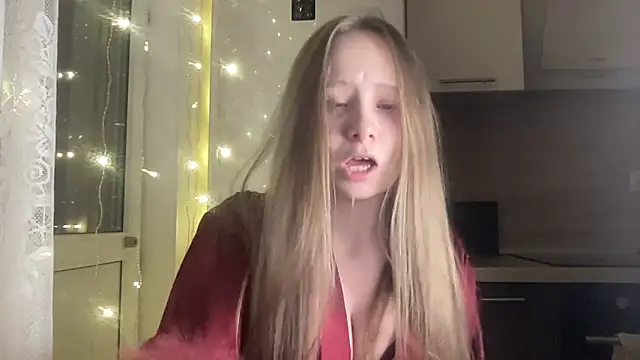 cutefoxieee online show from 20, 4, 2026