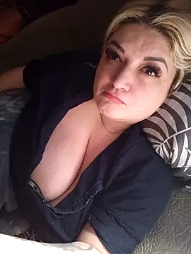 Snapshot of CharleyyCream chatting on 21, 3, 2026 CharleyyCream online show from 21, 3, 2026