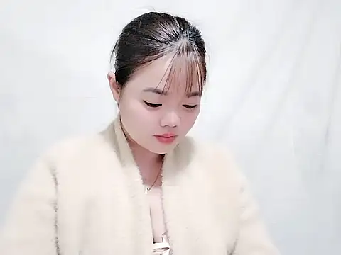 Kitty-lick online show from 8, 3, 2026