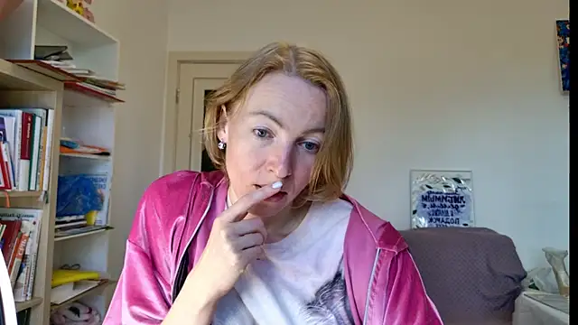 angelicfenix online show from 17, 4, 2026